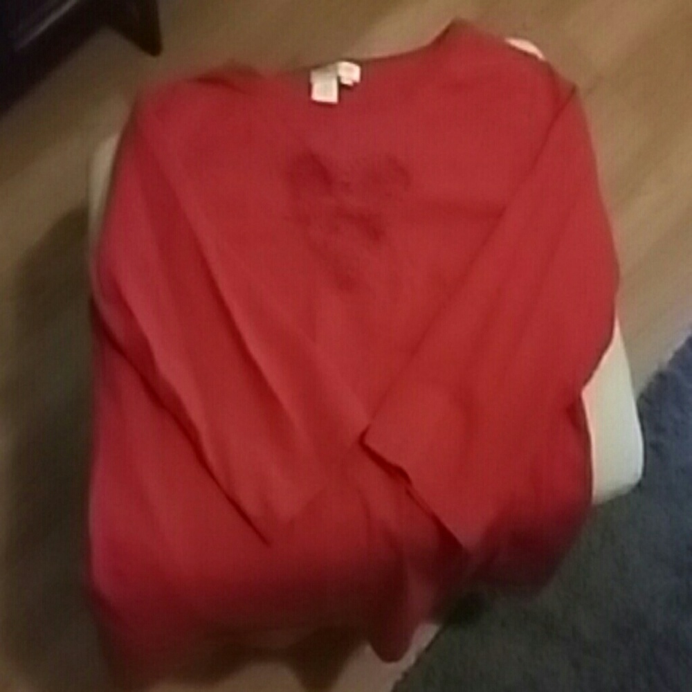 Red cotton three qrtr length sleeve shirt